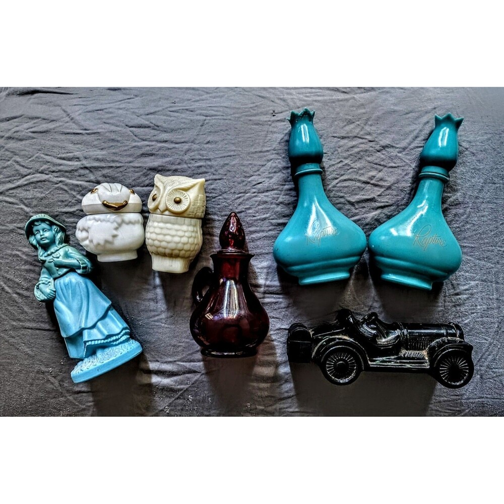 7 Vintage Avon cologne, lotion, bath and aftershave bottles. Priced for all.
